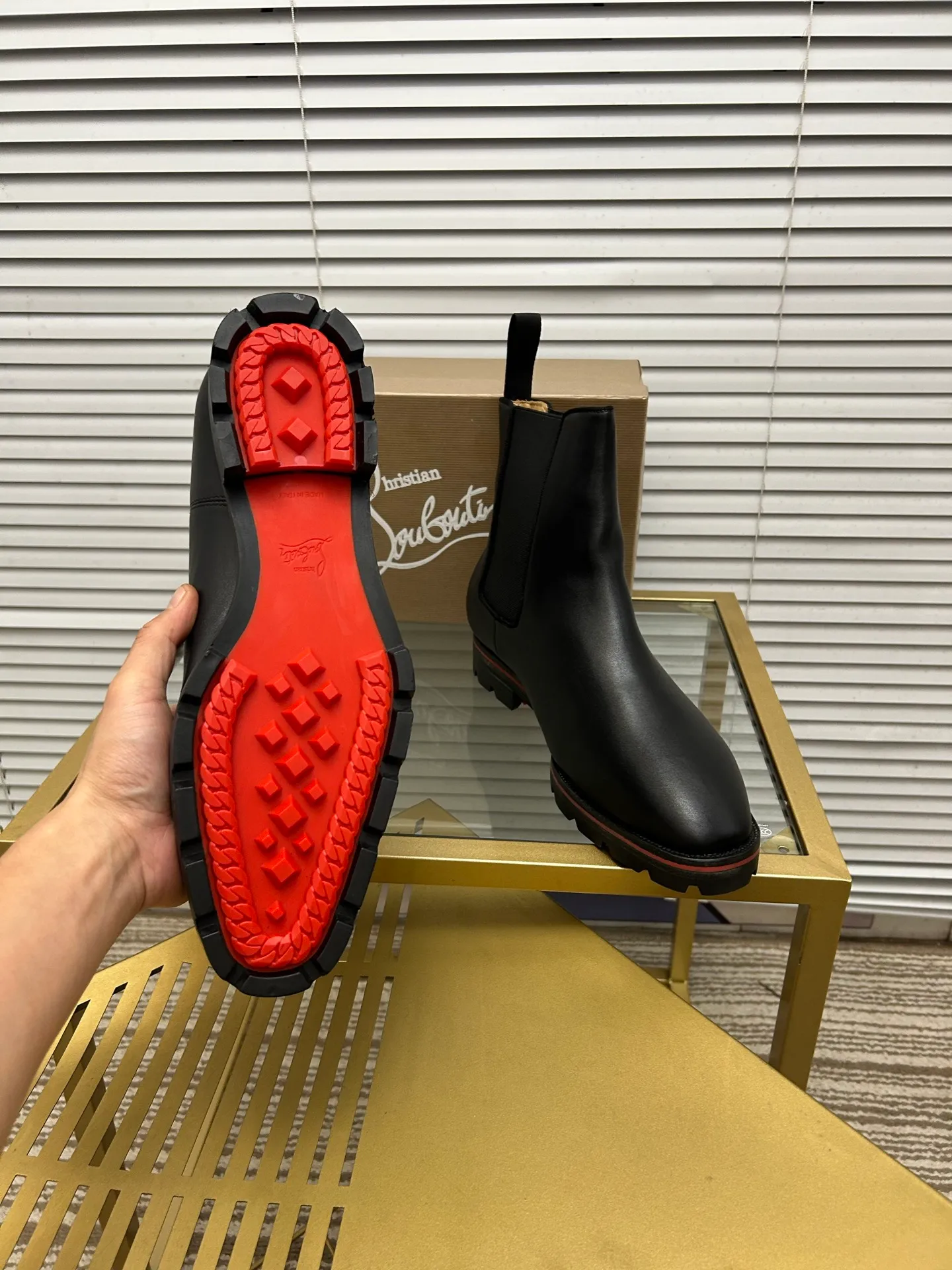 (Customized model) Ex-factory price is 800. christian louboutin (CL red sole shoes) counter series, casual sneakers for couples 📢 📢 📢 Exclusive hot style release 🎈🎈💪 Movable latex feet 👻 Finished outsole line [Proud] 😝Female 35-40# Male 38#-46, global supply😝 [Top version]: Original imported genuine leather upper, top original leather lining, original molded TPU outsole, original 1:1 detail processing, original shoe last,